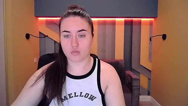 Roxie Bradley online show from December 22, 2024, 7:11 am