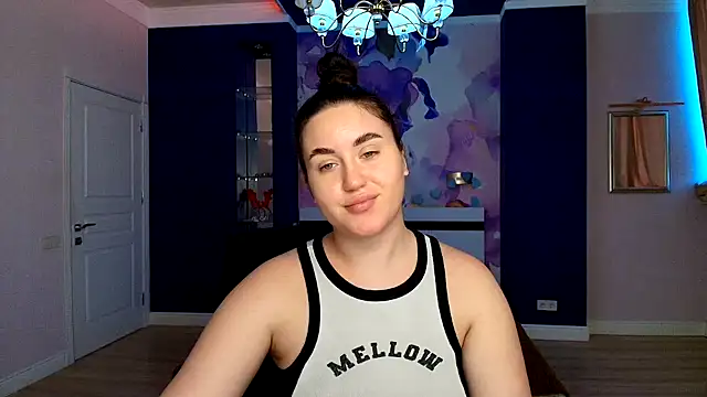 Roxie Bradley online show from January 6, 2025, 6:58 am