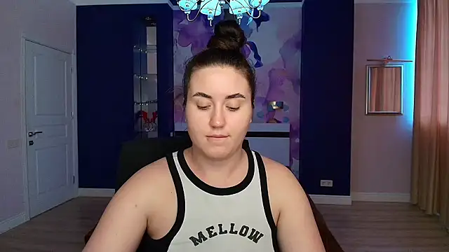 Roxie Bradley online show from January 10, 2025, 11:22 am