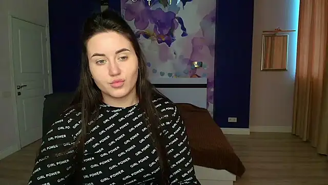 Roxie Bradley online show from January 28, 2025, 8:04 am