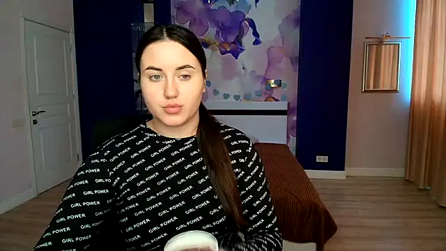 Roxie Bradley online show from January 31, 2025, 10:52 am