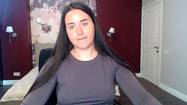 Roxie Bradley online show from March 19, 2025, 9:38 am