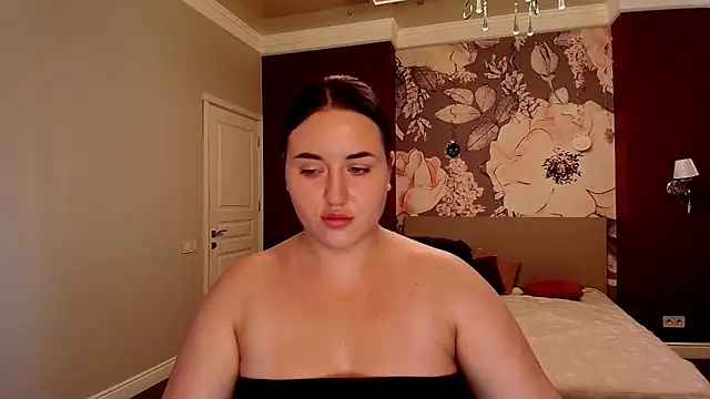 Roxie Bradley online show from September 24, 2025, 5:44 am