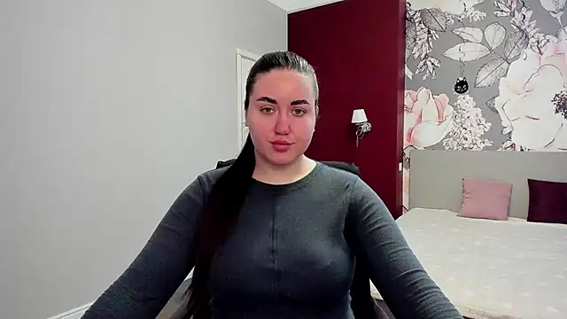 Roxie Bradley online show from March 12, 2026, 6:41 am