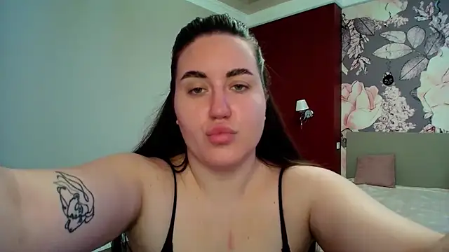 Roxie Bradley online show from March 26, 2026, 6:41 am