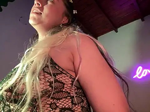 Im sophiie online show from January 29, 2025, 7:15 am