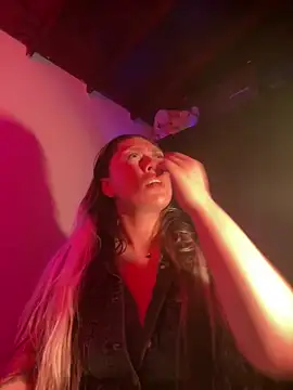 Im sophiie online show from February 12, 2025, 7:23 am