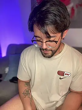 Im sophiie online show from March 21, 2025, 9:12 am