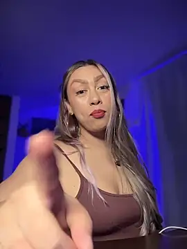 Im sophiie online show from October 26, 2025, 6:41 am