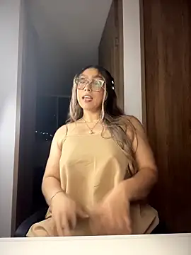 Im sophiie online show from March 19, 2026, 7:01 am