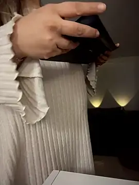 Im sophiie online show from April 18, 2026, 6:50 am