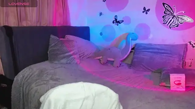 Cata cortes online show from February 25, 2025, 2:14 am