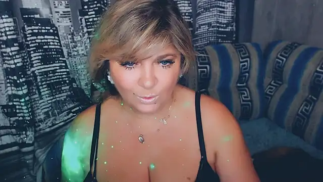 Snapshot of Malena_Mi chatting on December 1, 2024, 9:59 pm Malena Mi online show from December 1, 2024, 9:59 pm