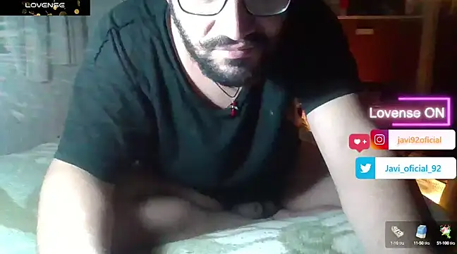 Snapshot of Javi_92 chatting on January 18, 2025, 4:04 am Javi 92 online show from January 18, 2025, 4:04 am