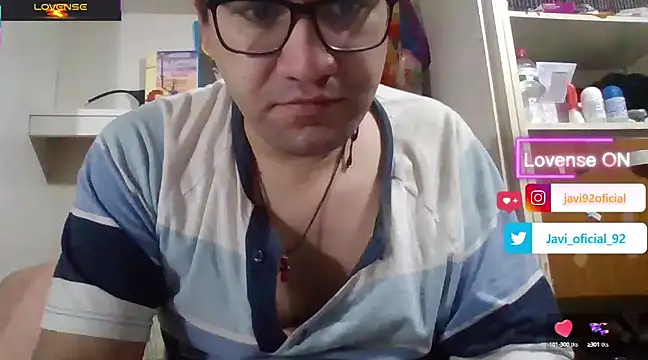 Snapshot of Javi_92 chatting on February 10, 2025, 9:25 pm Javi 92 online show from February 10, 2025, 9:25 pm