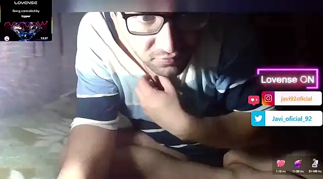 Snapshot of Javi_92 chatting on February 17, 2025, 1:15 am Javi 92 online show from February 17, 2025, 1:15 am