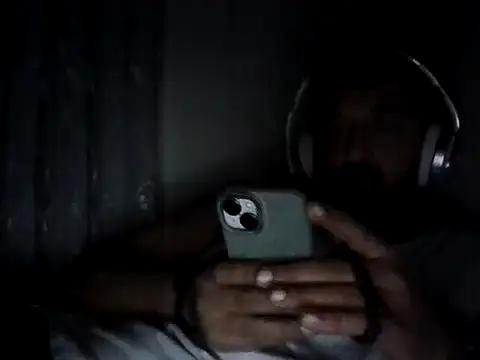 Snapshot of Ca414 chatting on November 9, 2025, 11:25 pm Ca414 online show from November 9, 2025, 11:25 pm