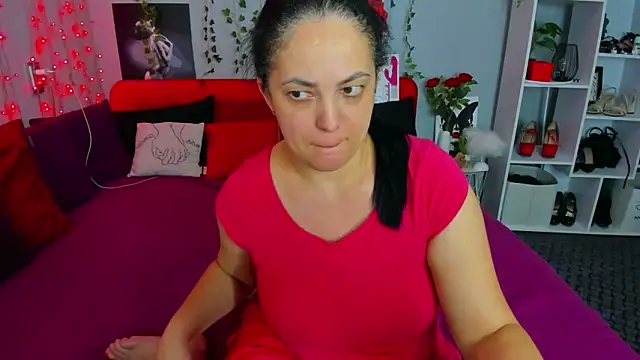 DarlingMilf online show from October 11, 2025, 6:06 pm