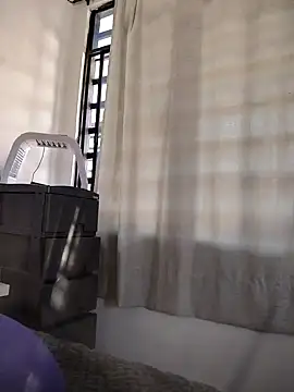 Snapshot of lady-rosse chatting on December 12, 2024, 4:32 pm lady-rosse online show from December 12, 2024, 4:32 pm