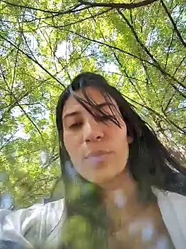 Snapshot of lady-rosse chatting on December 18, 2024, 5:31 pm lady-rosse online show from December 18, 2024, 5:31 pm