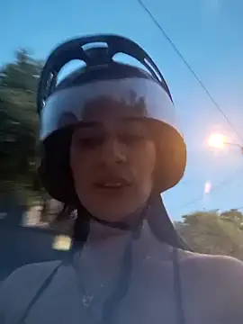 Snapshot of lady-rosse chatting on December 22, 2024, 11:09 pm lady-rosse online show from December 22, 2024, 11:09 pm