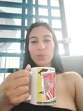 Snapshot of lady-rosse chatting on January 3, 2025, 7:18 pm lady-rosse online show from January 3, 2025, 7:18 pm