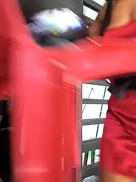 Snapshot of lady-rosse chatting on February 14, 2025, 8:48 pm lady-rosse online show from February 14, 2025, 8:48 pm