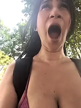 Snapshot of lady-rosse chatting on February 28, 2025, 2:31 pm lady-rosse online show from February 28, 2025, 2:31 pm