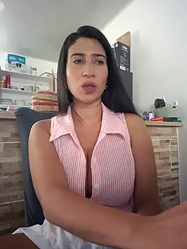 Snapshot of lady-rosse chatting on September 28, 2025, 5:07 pm lady-rosse online show from September 28, 2025, 5:07 pm