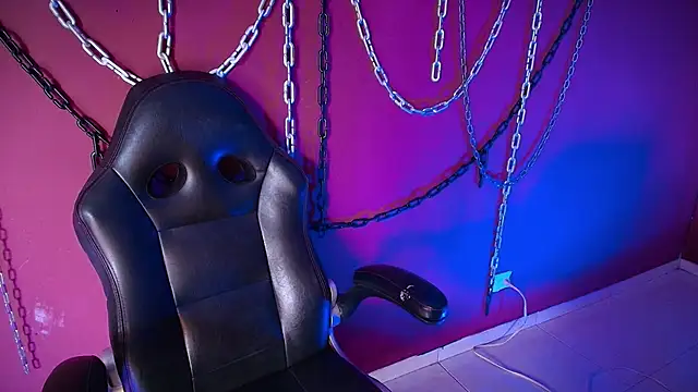 Laura takint online show from December 31, 2024, 7:51 pm