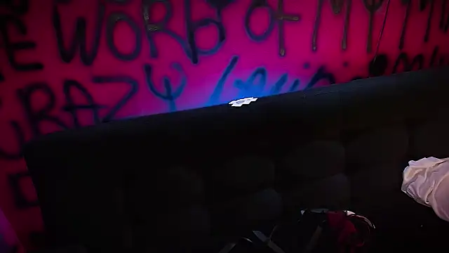 Laura takint online show from February 4, 2025, 4:08 pm