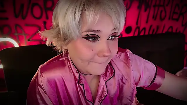 Laura takint online show from February 10, 2025, 4:04 pm