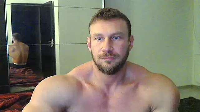 muscularkevin online show from December 26, 2024, 2:27 pm