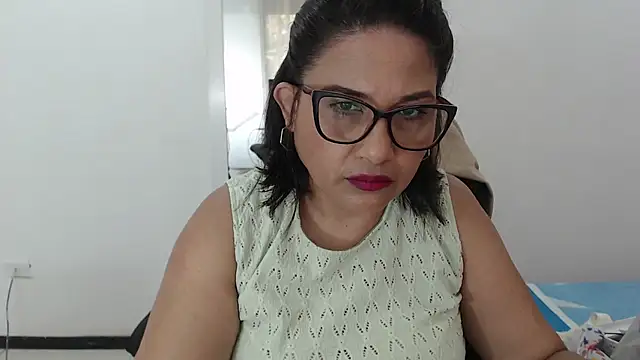 Katha Marck online show from December 3, 2025, 12:58 pm