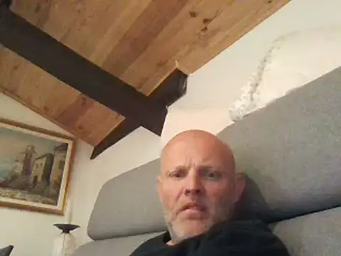 davigochi77bcn online show from March 19, 2025, 7:27 pm