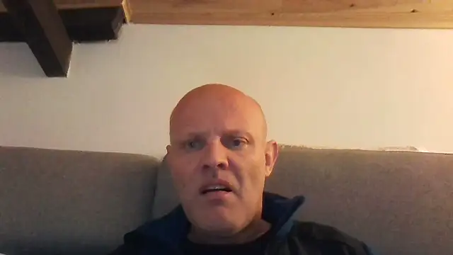 davigochi77bcn online show from November 7, 2025, 8:20 pm