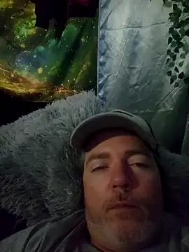 Hotredheadandtoungelasher online show from March 4, 2025, 7:51 am