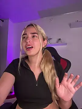 Irisweet  online show from February 8, 2025, 11:12 am