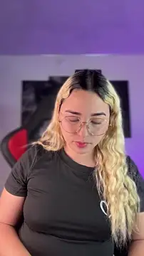 Irisweet  online show from October 26, 2025, 4:35 pm