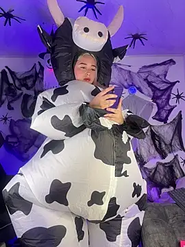 Irisweet  online show from October 29, 2025, 10:33 pm