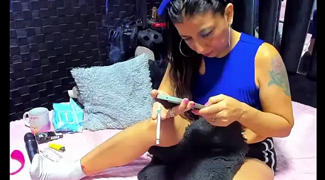 Snapshot of mature_sexi40 chatting on February 18, 2025, 5:42 am mature sexi40 online show from February 18, 2025, 5:42 am