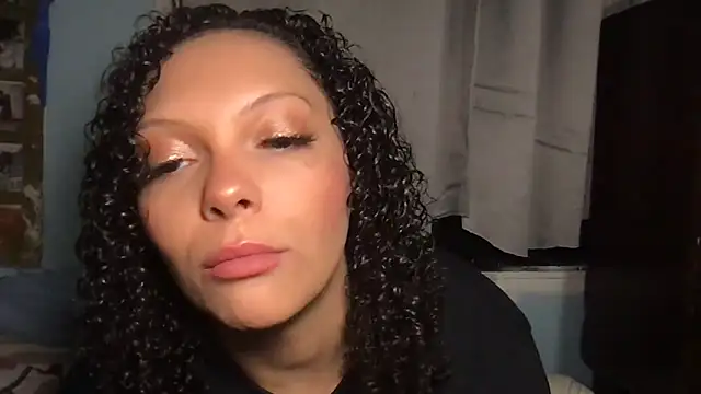 LuLuValenttine101 online show from March 18, 2026, 12:36 am