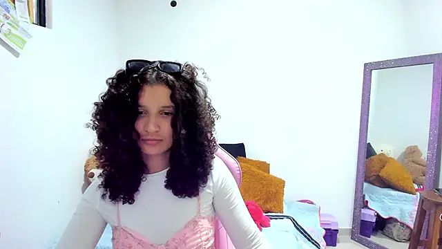 Cositarica  online show from October 5, 2025, 4:16 pm