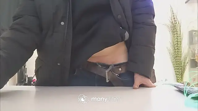 Snapshot of der_dino30 chatting on March 31, 2026, 10:43 pm der dino30 online show from March 31, 2026, 10:43 pm