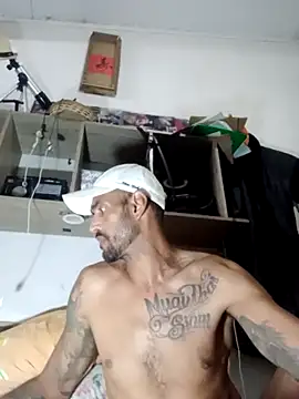 raphadoors19 online show from April 18, 2026, 5:33 am