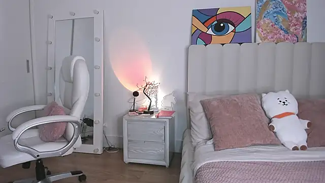 Daniela Miller  online show from September 13, 2025, 12:54 am