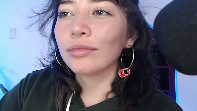 Hannah-Valhalla online show from December 2, 2024, 3:04 am