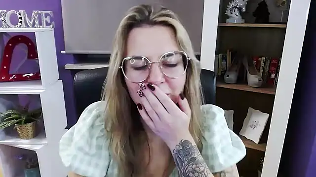 Zoey Erotic online show from November 20, 2025, 5:29 am