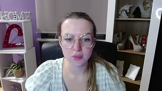 Zoey Erotic online show from November 28, 2025, 5:32 am