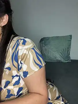 Snapshot of Kataliina chatting on January 30, 2025, 6:35 am Kataliina online show from January 30, 2025, 6:35 am